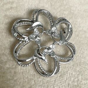 Vintage Sarah Coventry Silver Fleurette Floral Brooch